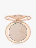 Enlumineur visage Hollywood Glow Glide de Charlotte Tilbury