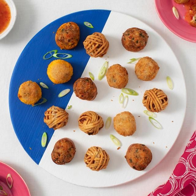 M&S 24 Tiger Prawn & Dim Sum Selection 600g