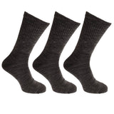 Chaussettes extra larges pour hommes diabétiques. Confort et douceur garantis. Coutures des orteils réalisées à la main. Composition : 55 % acrylique, 25 % laine, 18 % polyester, 2 % élasthanne.