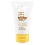 No7 Protect &amp; Perfect Intense BB Protection Solaire Visage AVANCÉE SPF50 Teint Clair 50ml